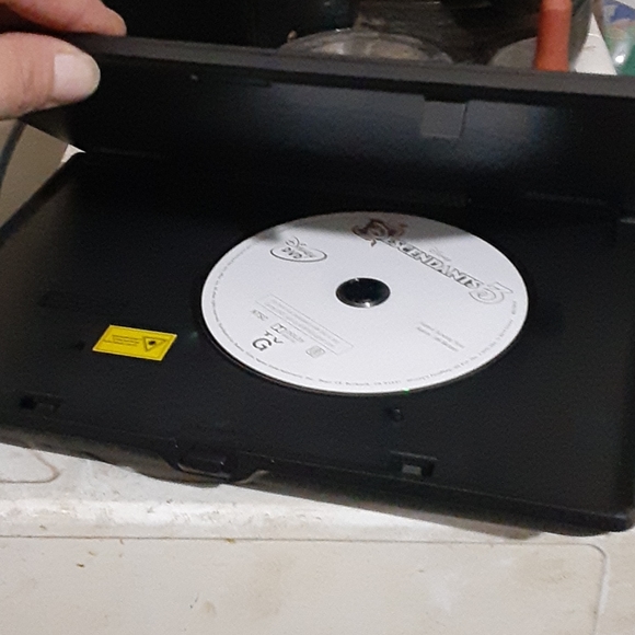 Tablet/DVD player - Picture 2 of 2